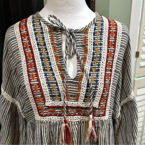 Sweet Magnolia Embroidered Floral Peasant Cotton Blouse Size Small - Picture 2 of 9